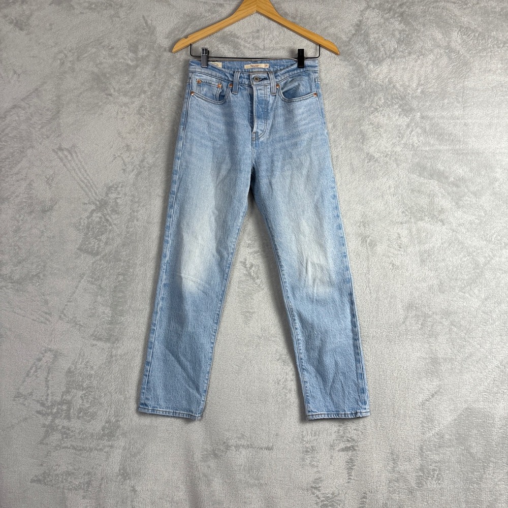 Levi's Wedgie Straight Jeans Women 25 Light Wash Blue High Rise Button Fly Denim